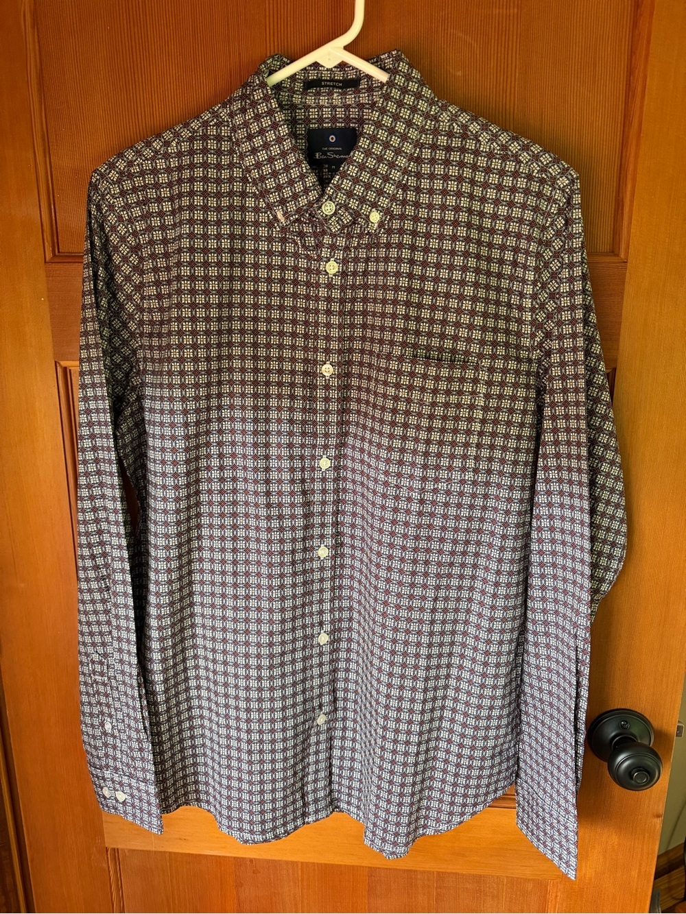 Ben Sherman Men's Button-Down Shirt in Maroon and White Geometric